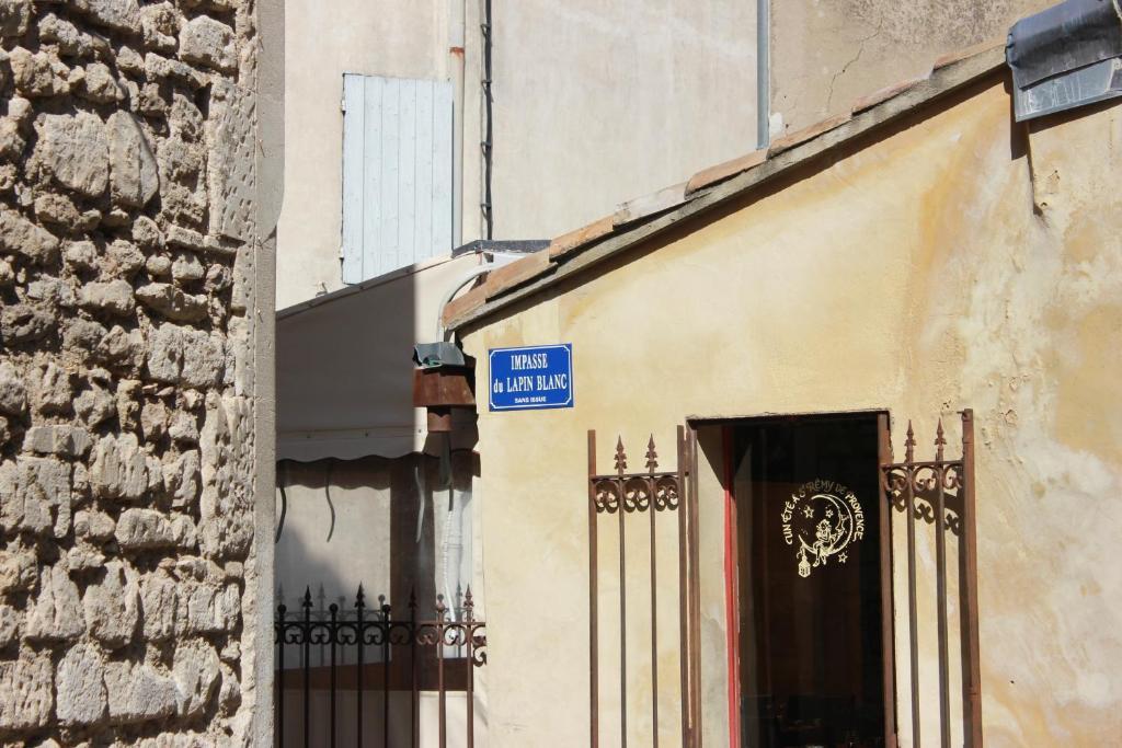 Aparthotel Mas De Valrugues Holifrance Saint-Rémy-de-Provence Exterior foto
