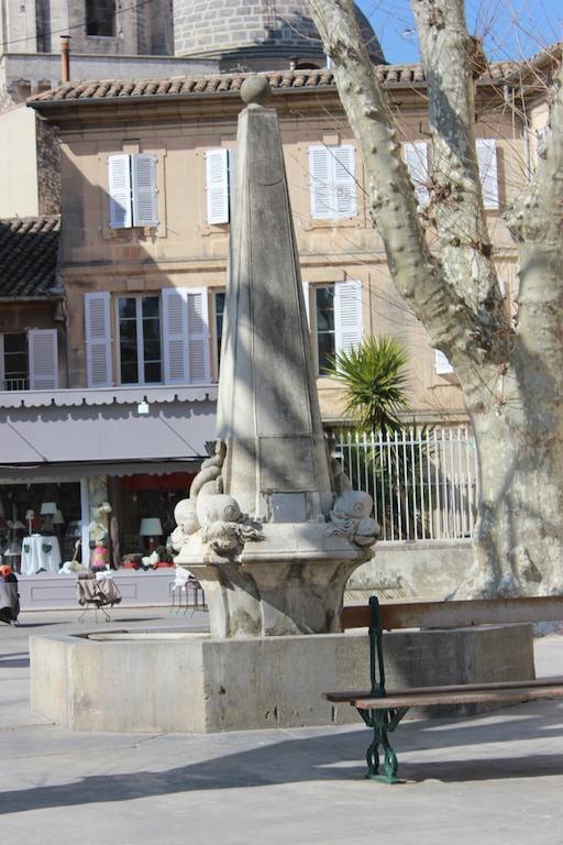Aparthotel Mas De Valrugues Holifrance Saint-Rémy-de-Provence Exterior foto